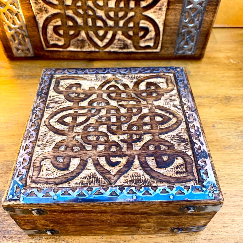 Carved Wood & Brass Mystic Triquetra Celtic Knot Trinket Square Storage  Box